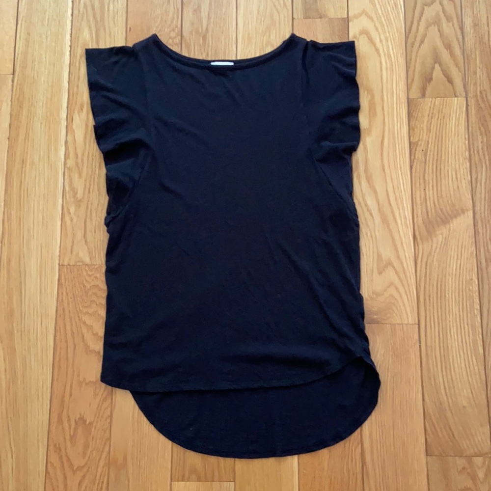 Gap black shirt